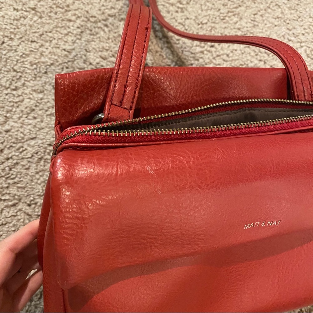 Matt & Nat blinkin red crossbody bag - Picture 6 of 6